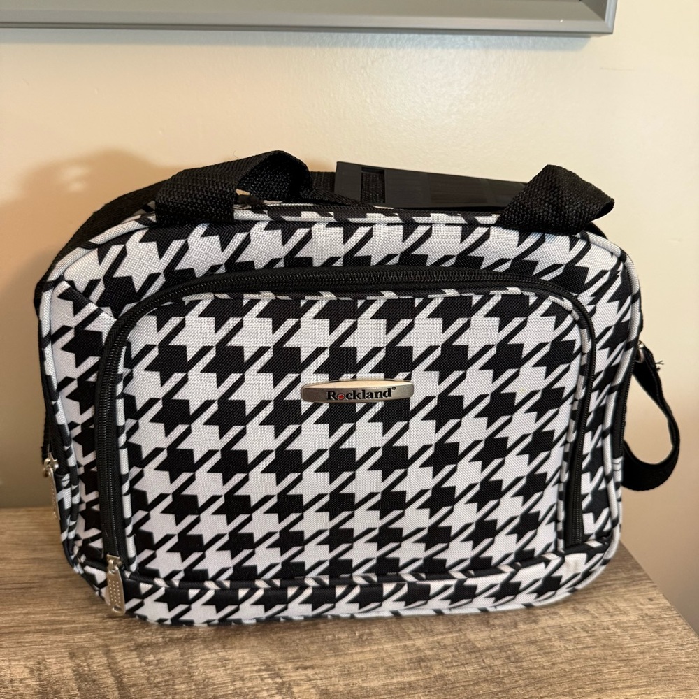 Rockland Houndstooth Small Travel Bag Black White 14x10.5”x5.5”